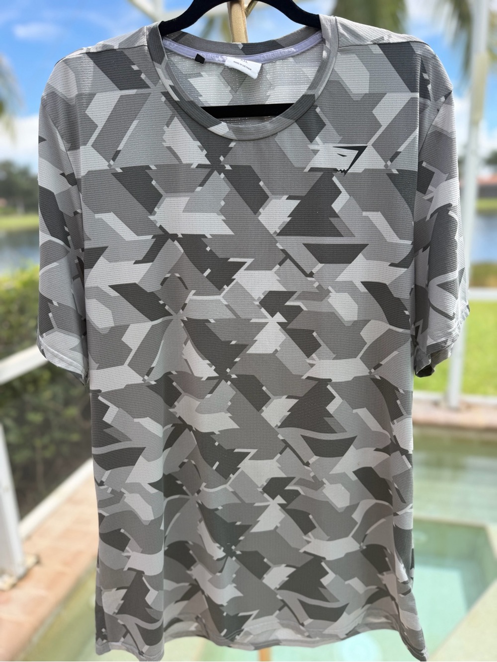 Gymshark Arrival Men’s Gray Geometric Camo Short Sleeve Tee
